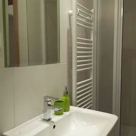 Vltavska F Apartment *