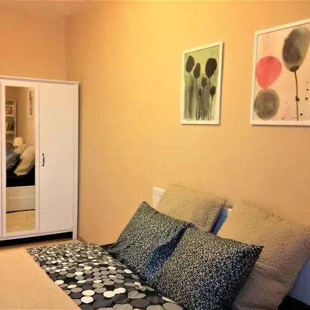 Not Possible To Book Vltavska F شقة *
