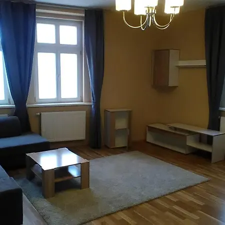 Vltavska F *